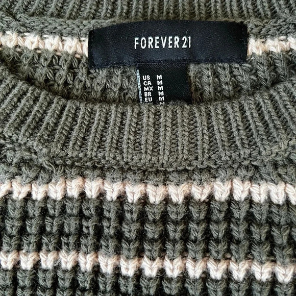 Forever21 cropped sweater - Picture 3 of 4